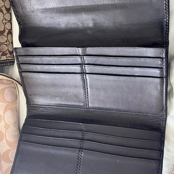 Coach lot - Picture 3 of 12